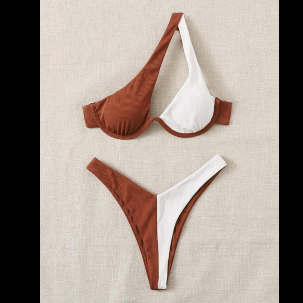 BRAND NEW NEVER WORN SHEIN BIKINI